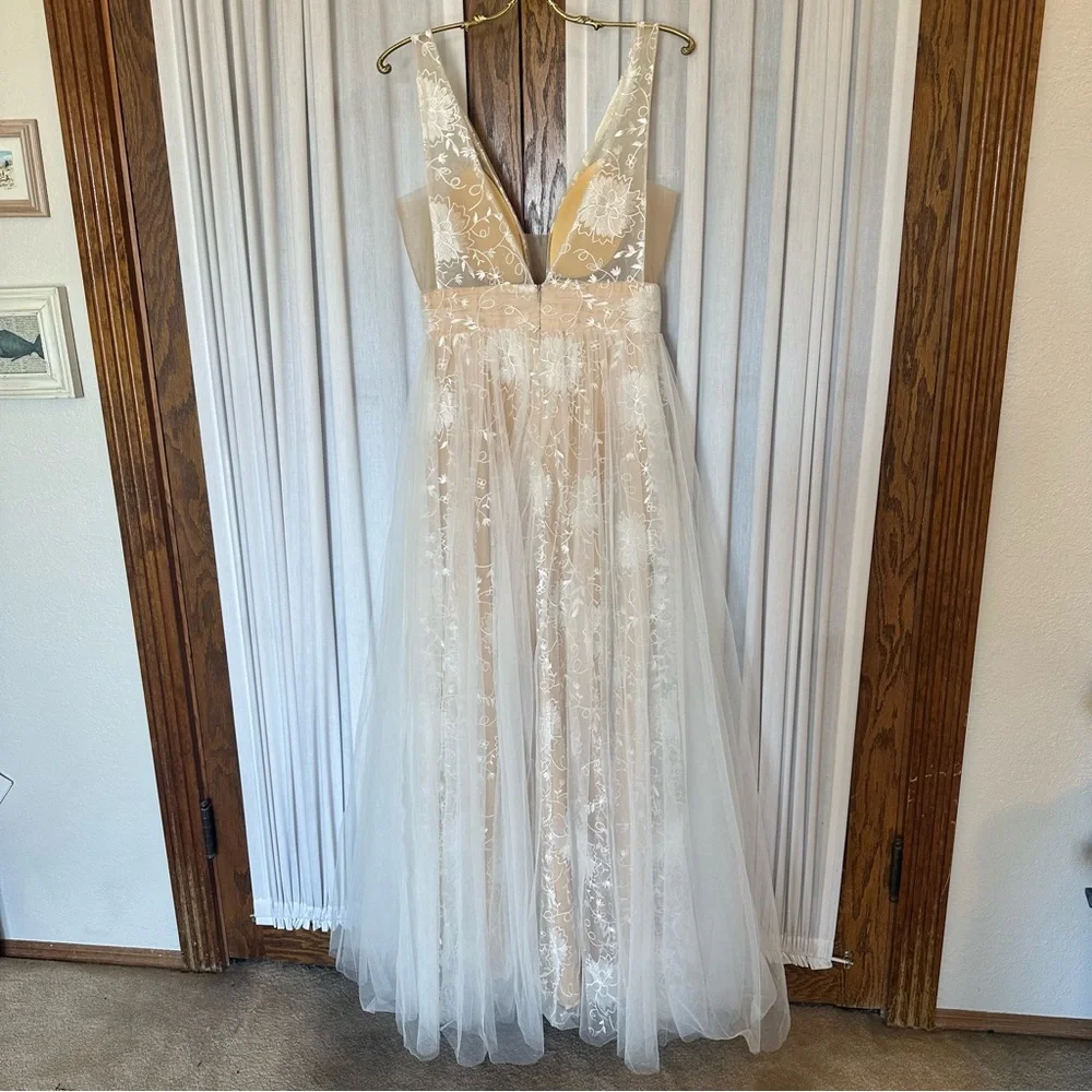 Hebeos White Nude A-line Appliqué Tulle Illusion Princess Wedding Gown - Picture 9 of 16